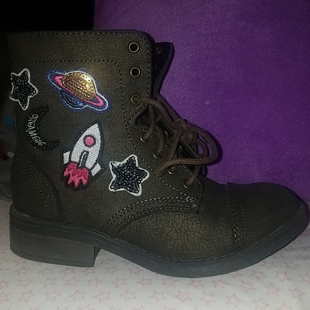 brown boots